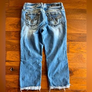 Distressed cropped jeans size 5/6
